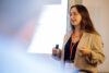 Anne Schmitz, INFORM DataLab Consultant, hält einen Vortrag.